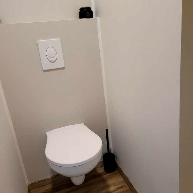 Wc.